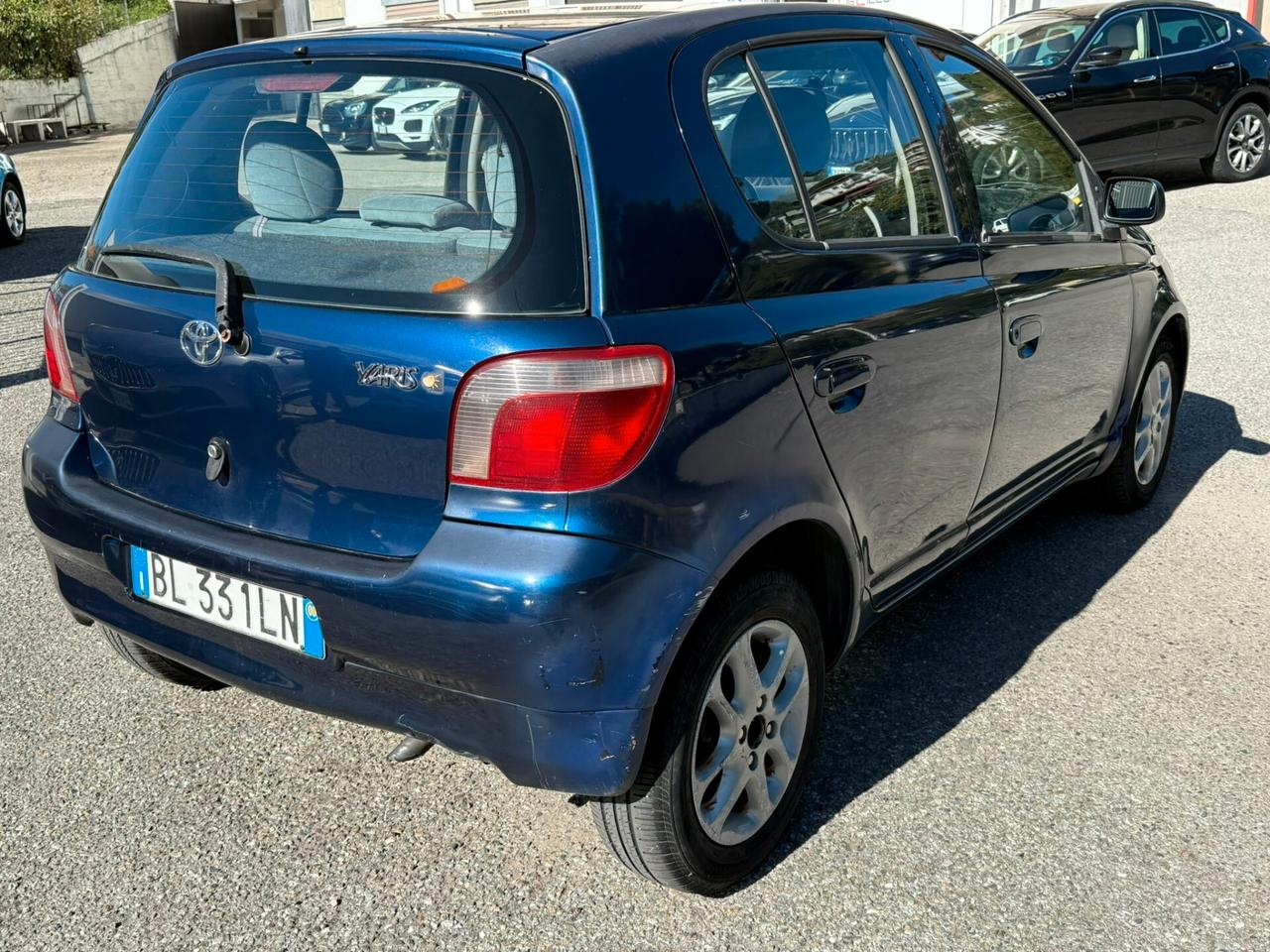 Toyota Yaris 1.0i 16V cat 5 porte Sol