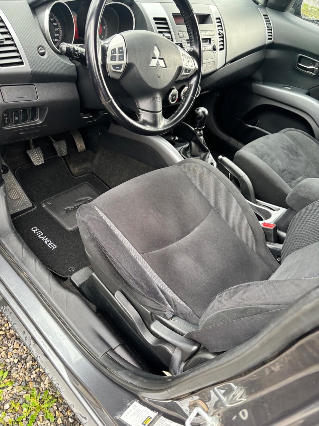 Mitsubishi Outlander 2.0 DI-D Intense DPF