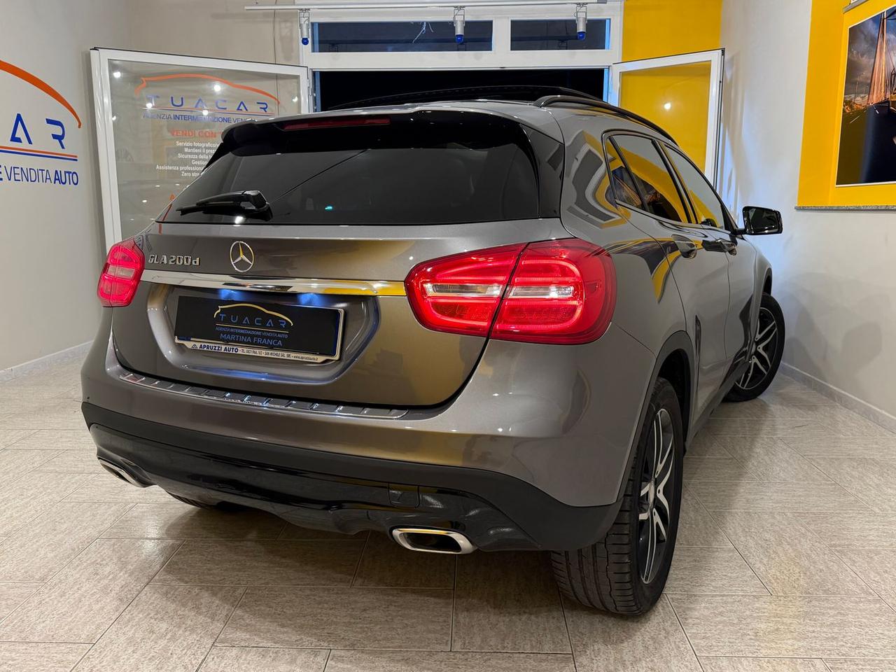 Mercedes-Benz GLA 200 Premium GLA 200 D #8055