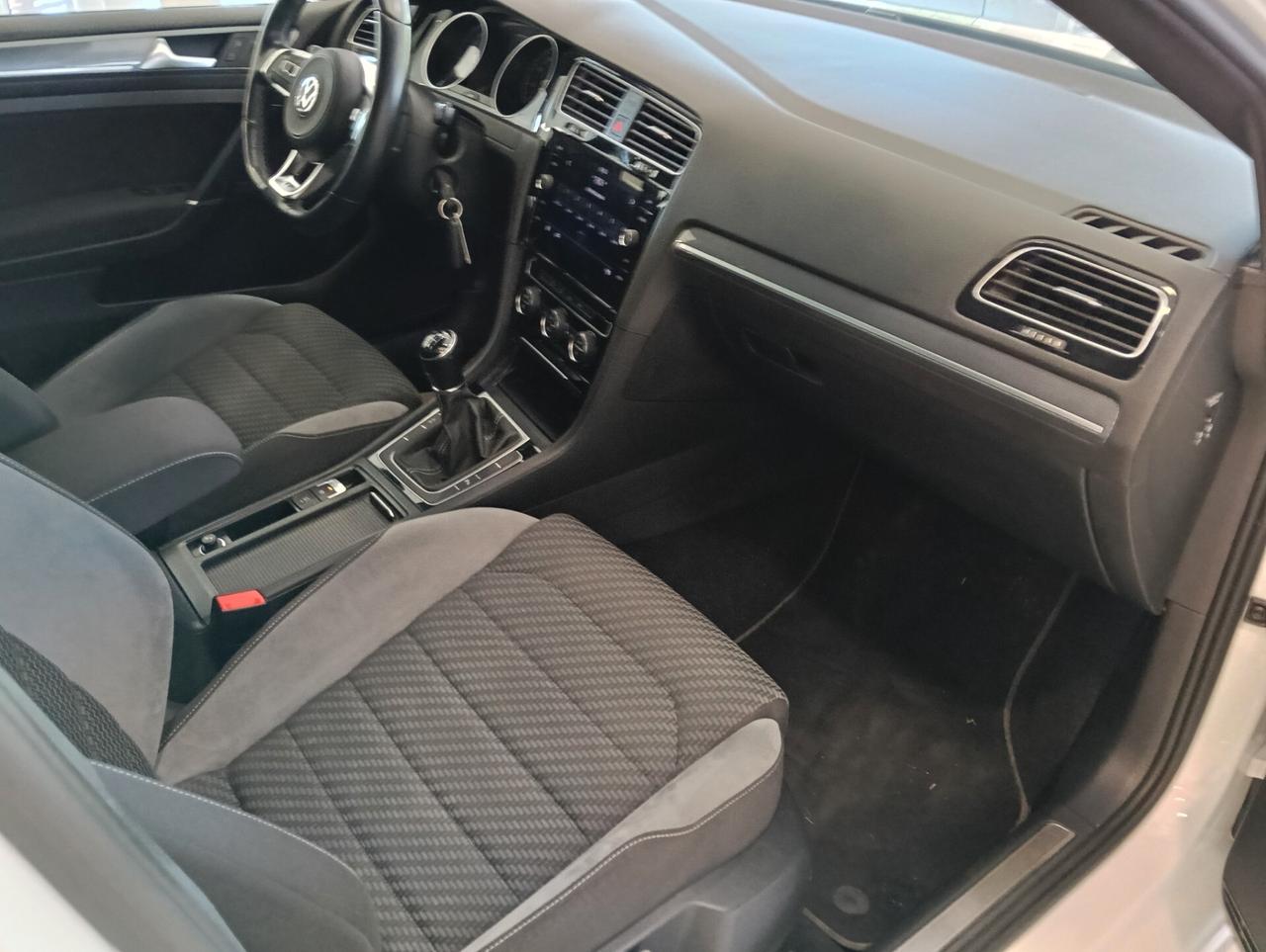 Volkswagen Golf 1.0 TSI 115 CV 5p. Sport BlueMotion Technology