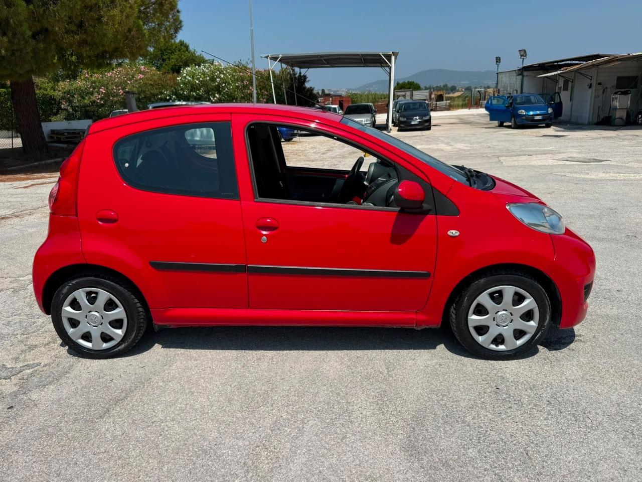 Peugeot 107 1.0 Benzina NEOPATENTATI UNIPROPRIETÀ