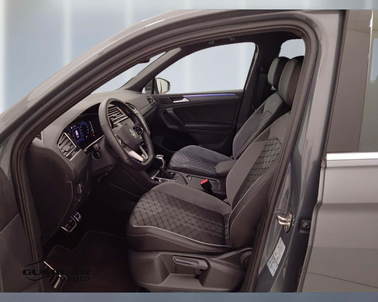 VOLKSWAGEN Tiguan II 2021 - Tiguan 2.0 tdi R-Line 150cv dsg