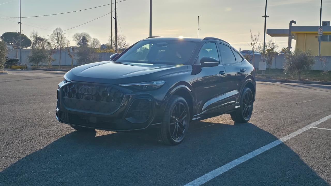 Audi Q5 SPB 2000 TD STRONIC SLINE NUOVA PRONTA CONSEGNA