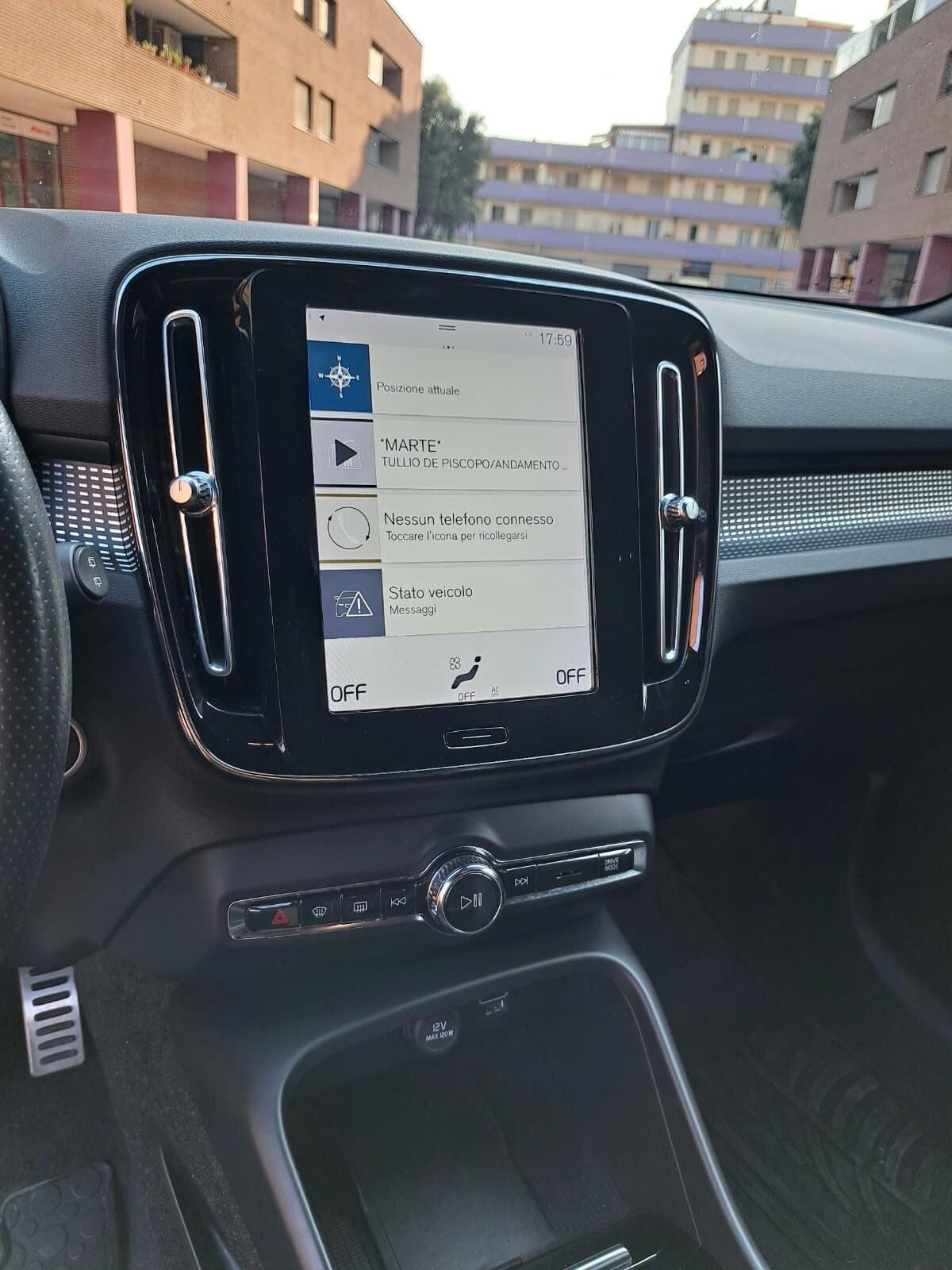 Volvo XC40 D3 R-design AUTOMATICA UNICO PROP: km. 38700 CERTIFICATI