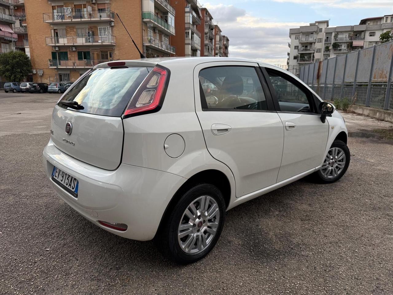 Fiat Punto 1.4 8V 5 porte Natural Power Lounge 2015