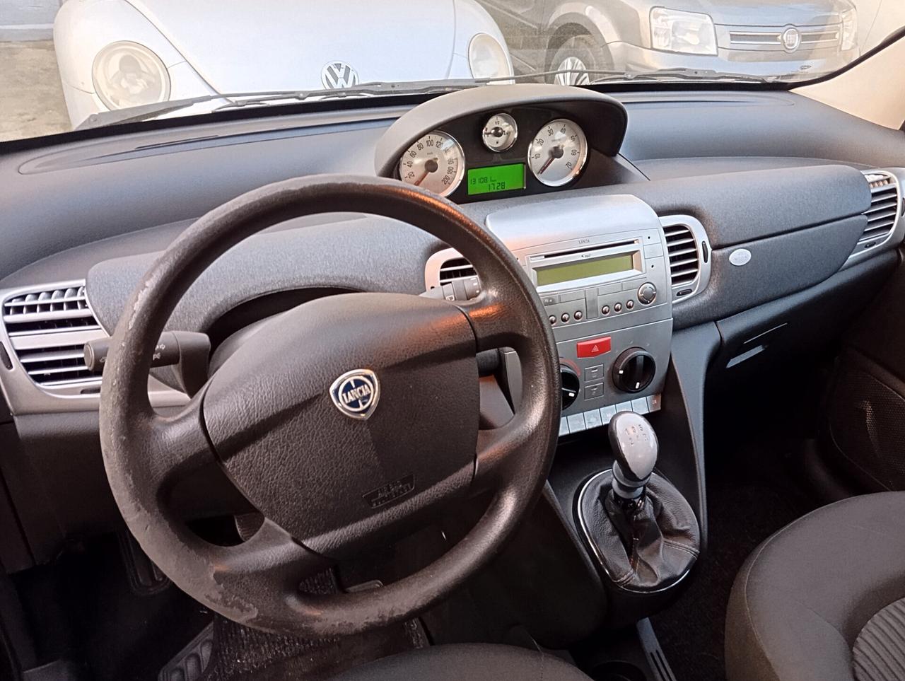 Lancia Ypsilon 1.2 Argento valuto permute