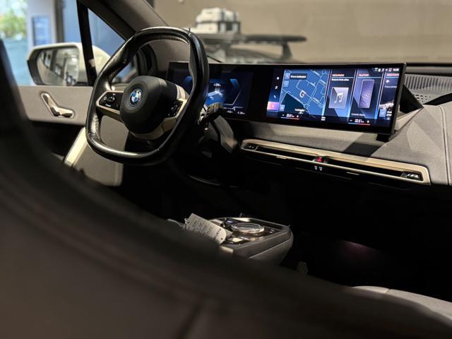 BMW iX xDrive 40 Pacchetto Sportivo