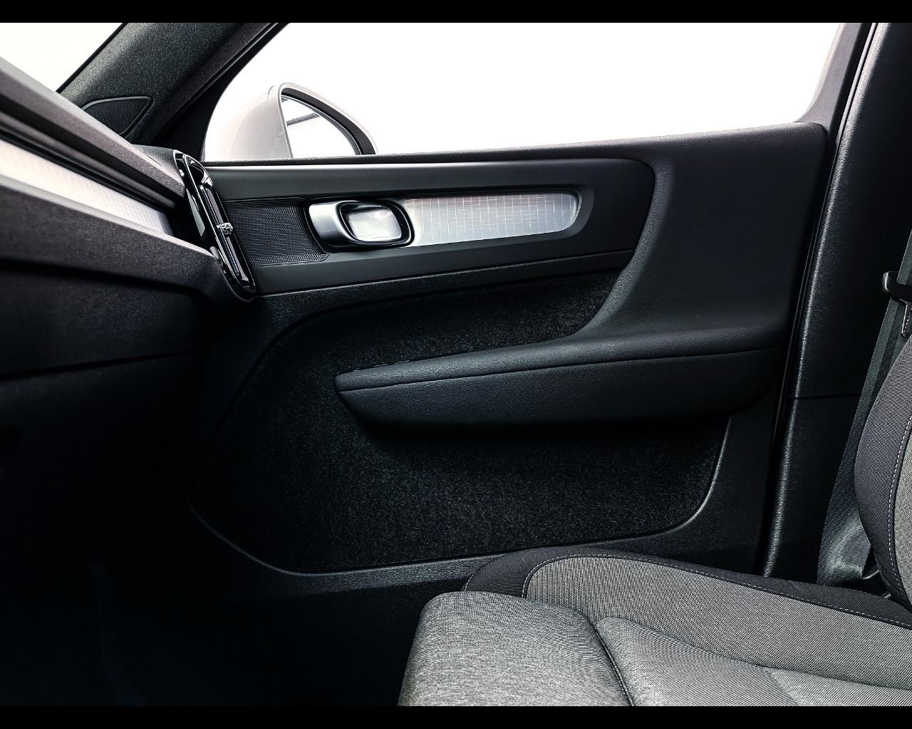 VOLVO XC40 (2017-->) - XC40 B3 automatico Core