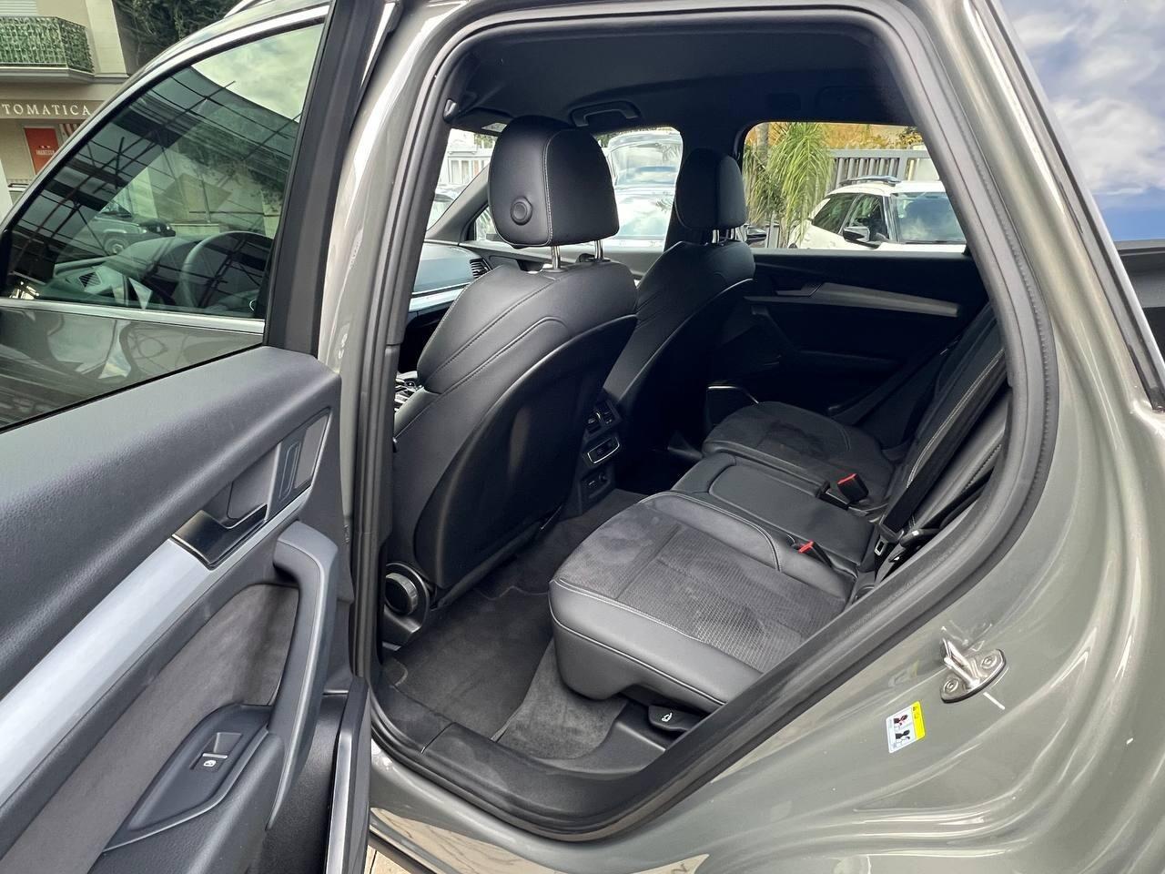 Q5 2.0 tdi mhev Identity Black quattro s-tronic