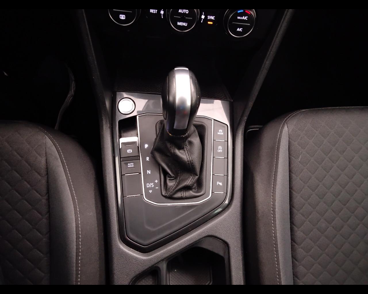 VOLKSWAGEN Tiguan II 2016 - Tiguan 1.5 tsi Sport 150cv dsg