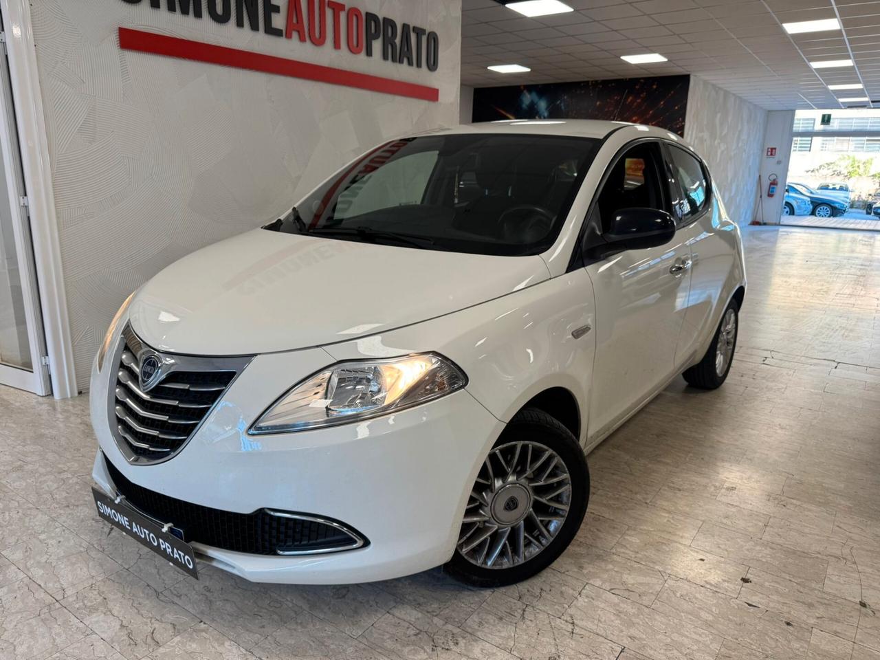 Lancia Ypsilon 1.2 69 CV 5 porte S&S Platinum