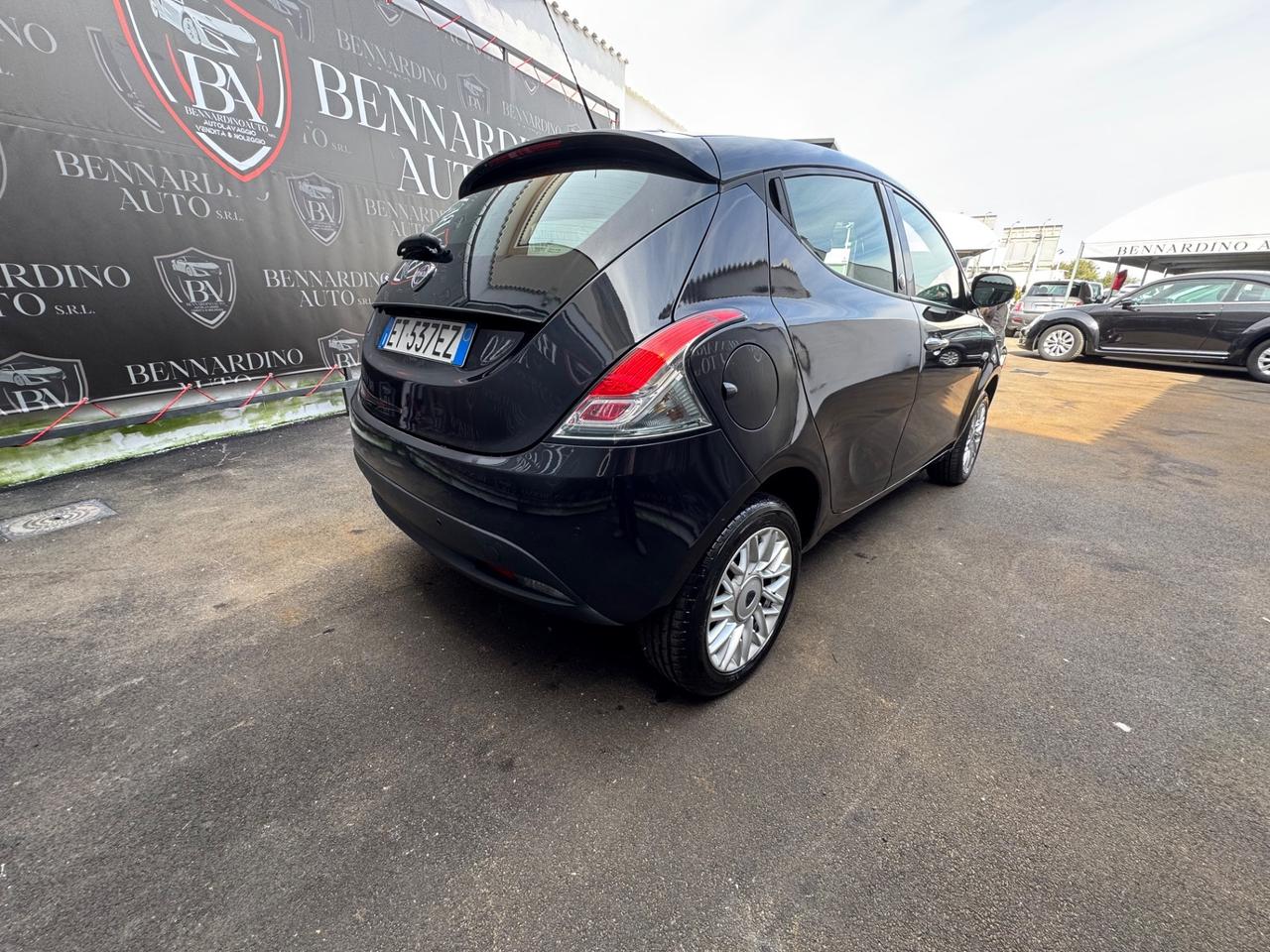 Lancia Ypsilon 0.9 TwinAir 85 CV 5 porte Metano Ecochic Gold