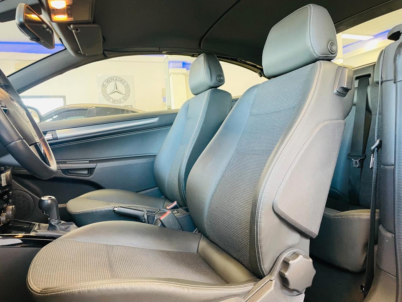 Opel Astra Cabrio TwinTop 1.9 Diesel 150CV Cosmo