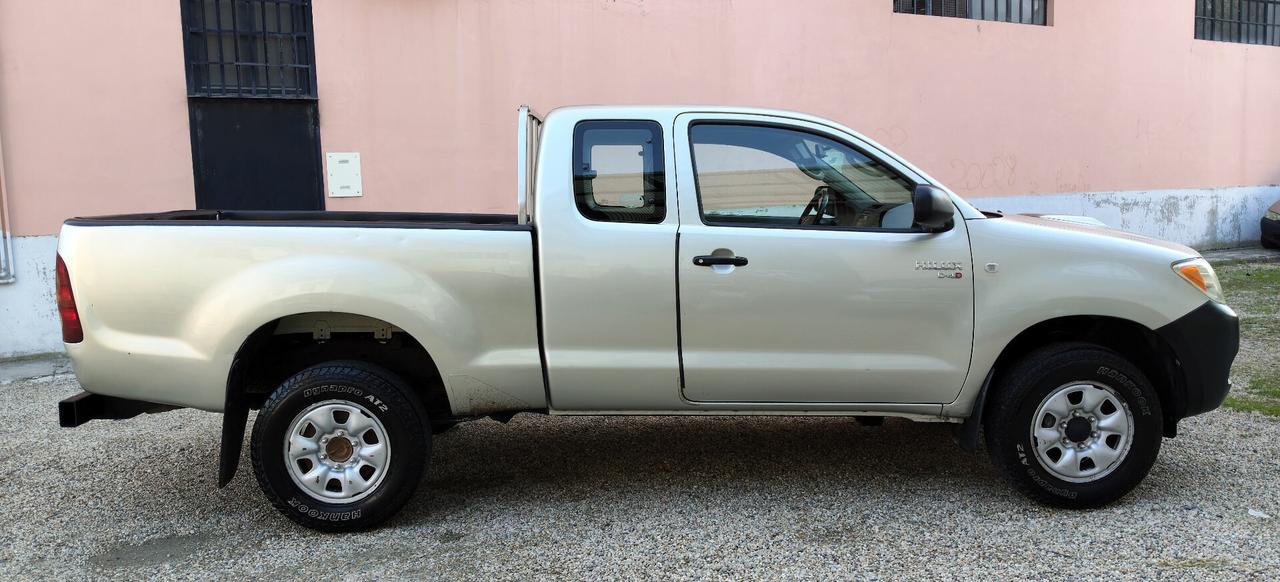 Toyota Hilux 2.5 D-4D 4WD Extra Cab PICK UP