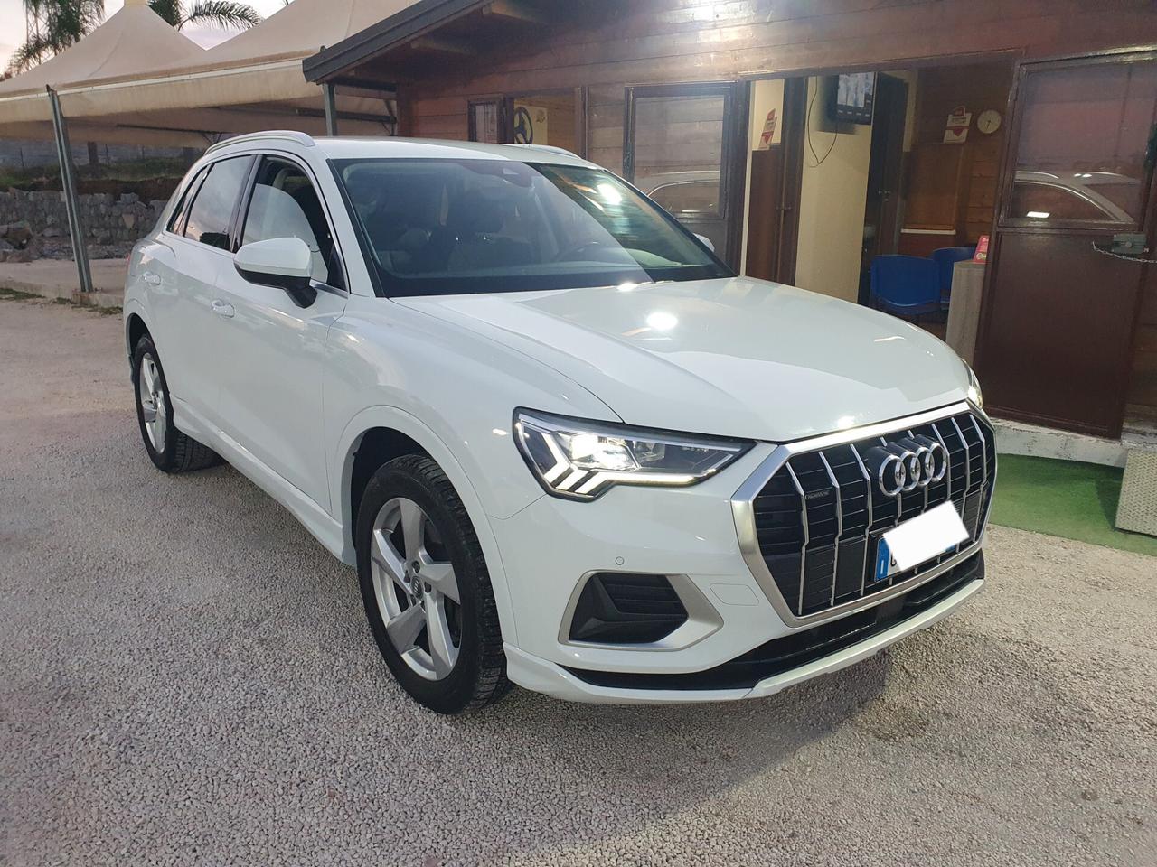 Audi Q3 40 TDI quattro S tronic Business Advanced