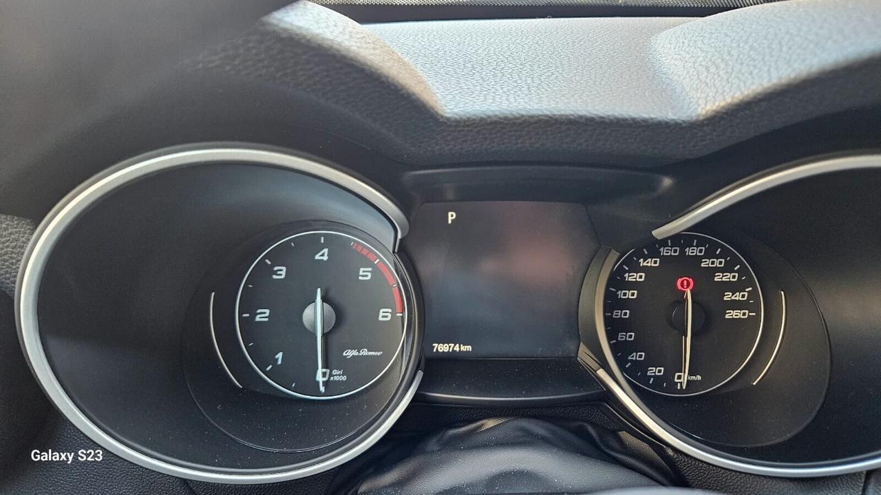 Alfa Romeo Stelvio 2.2 Turbodiesel 160 CV AT8 RWD Super