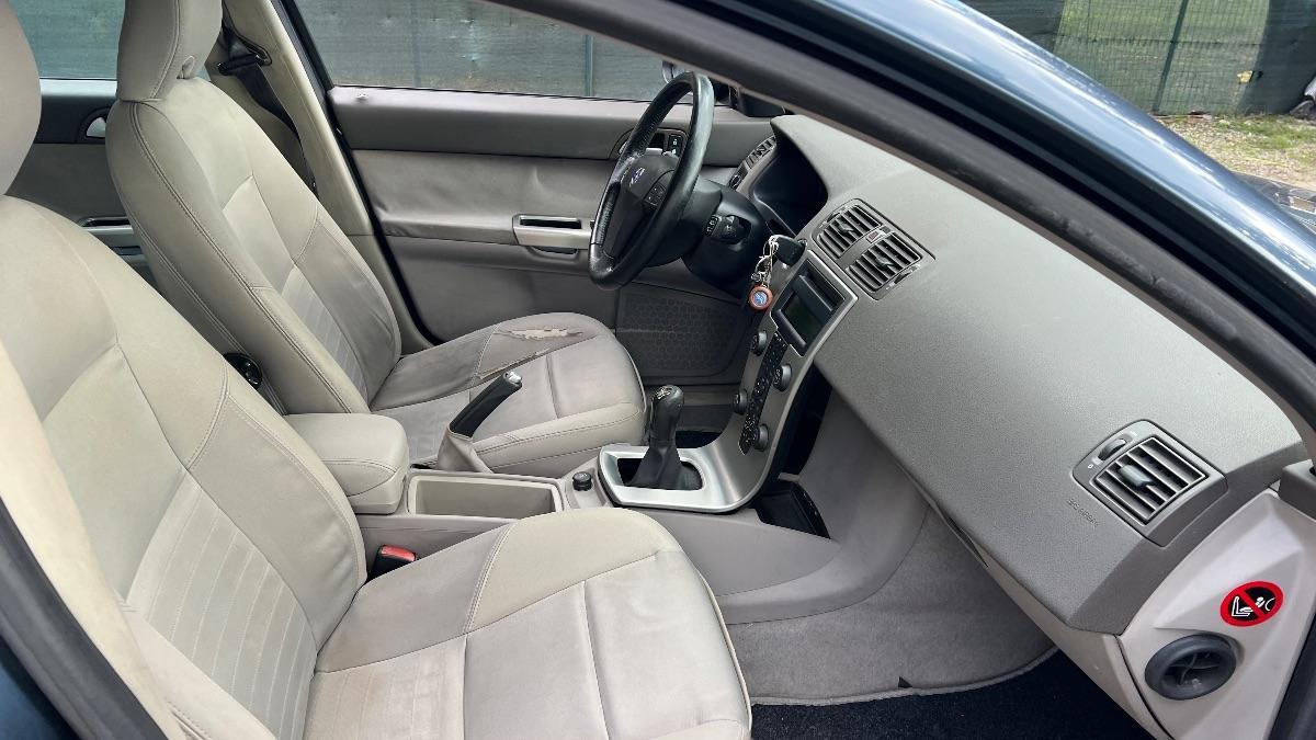 VOLVO - V50 2.0d Summum