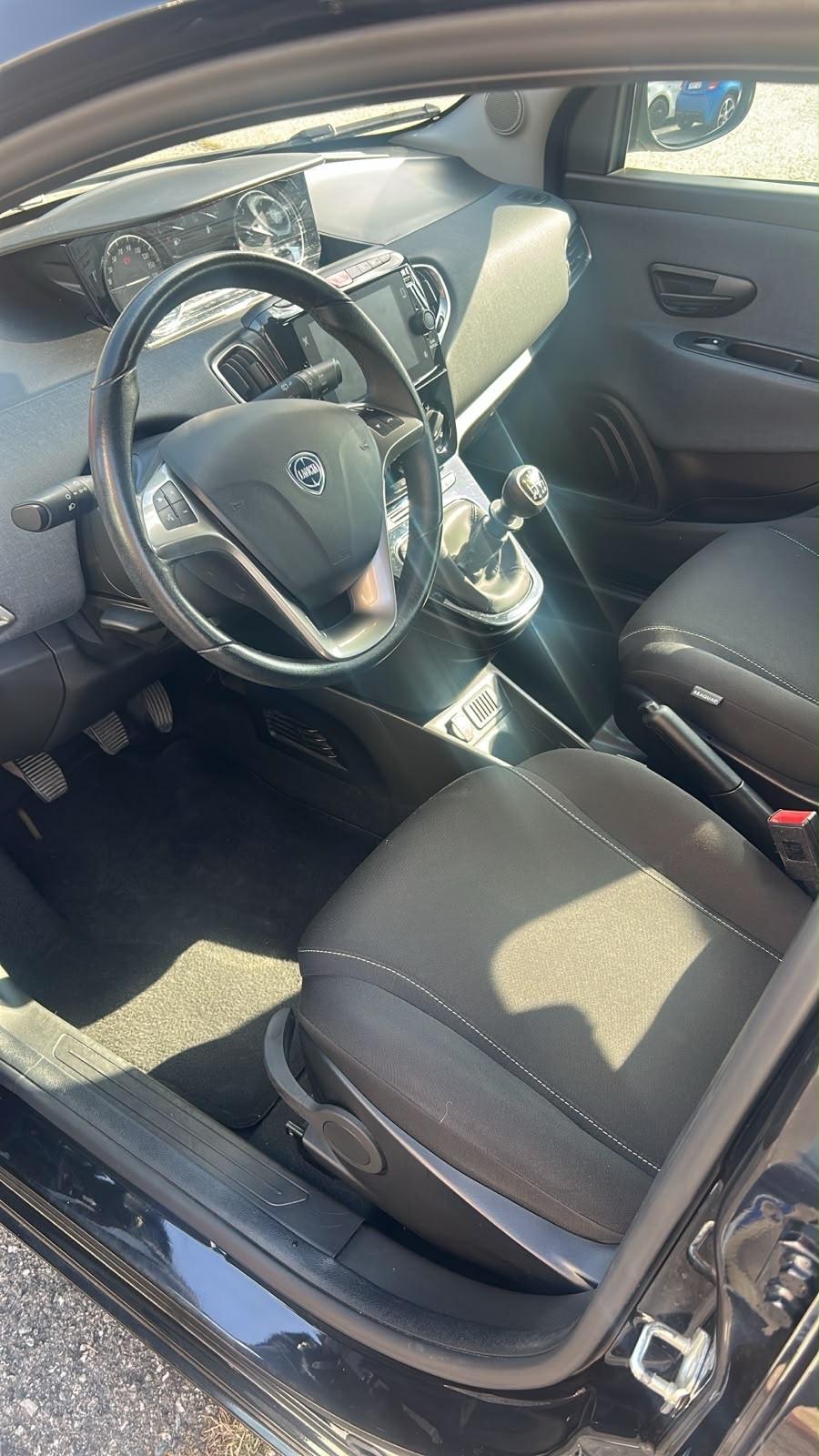 Lancia Ypsilon 1.0 FireFly 5 porte gold
