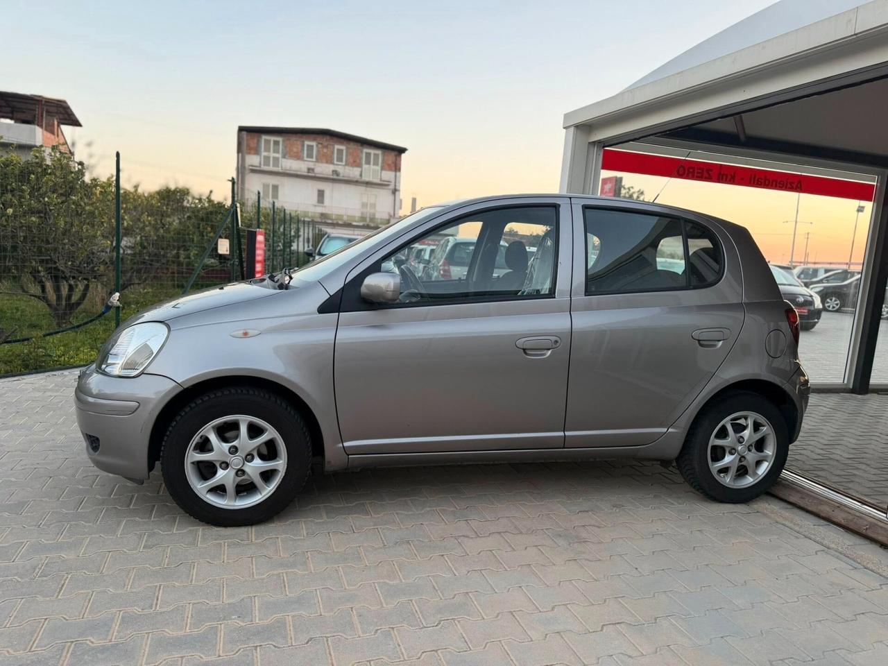 Toyota Yaris 1.4 D-4D 5 porte Sol OK NEOPATENTATI