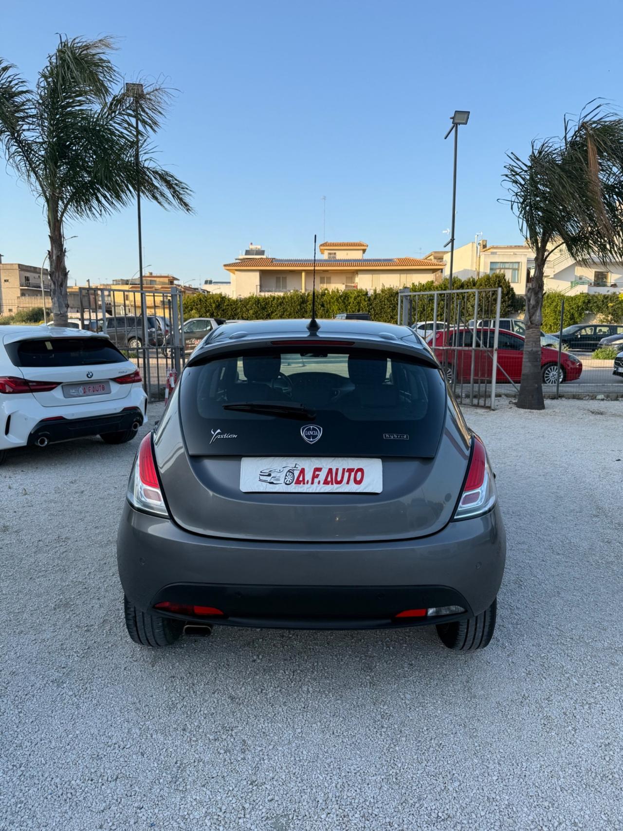 Lancia Ypsilon 1.0 FireFly 5 porte S&S Hybrid Gold