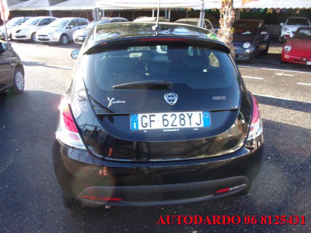 LANCIA Ypsilon 1.0 FireFly 5 porte S&S Hybrid Ecochic Silver