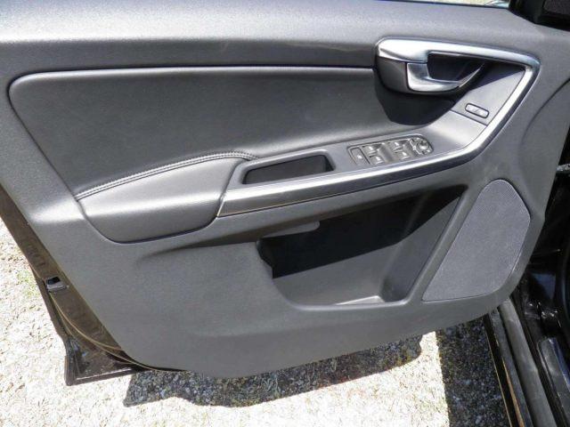VOLVO XC60 XC60 2.4 D4 AWD GEARTRONIC MOMENTUM
