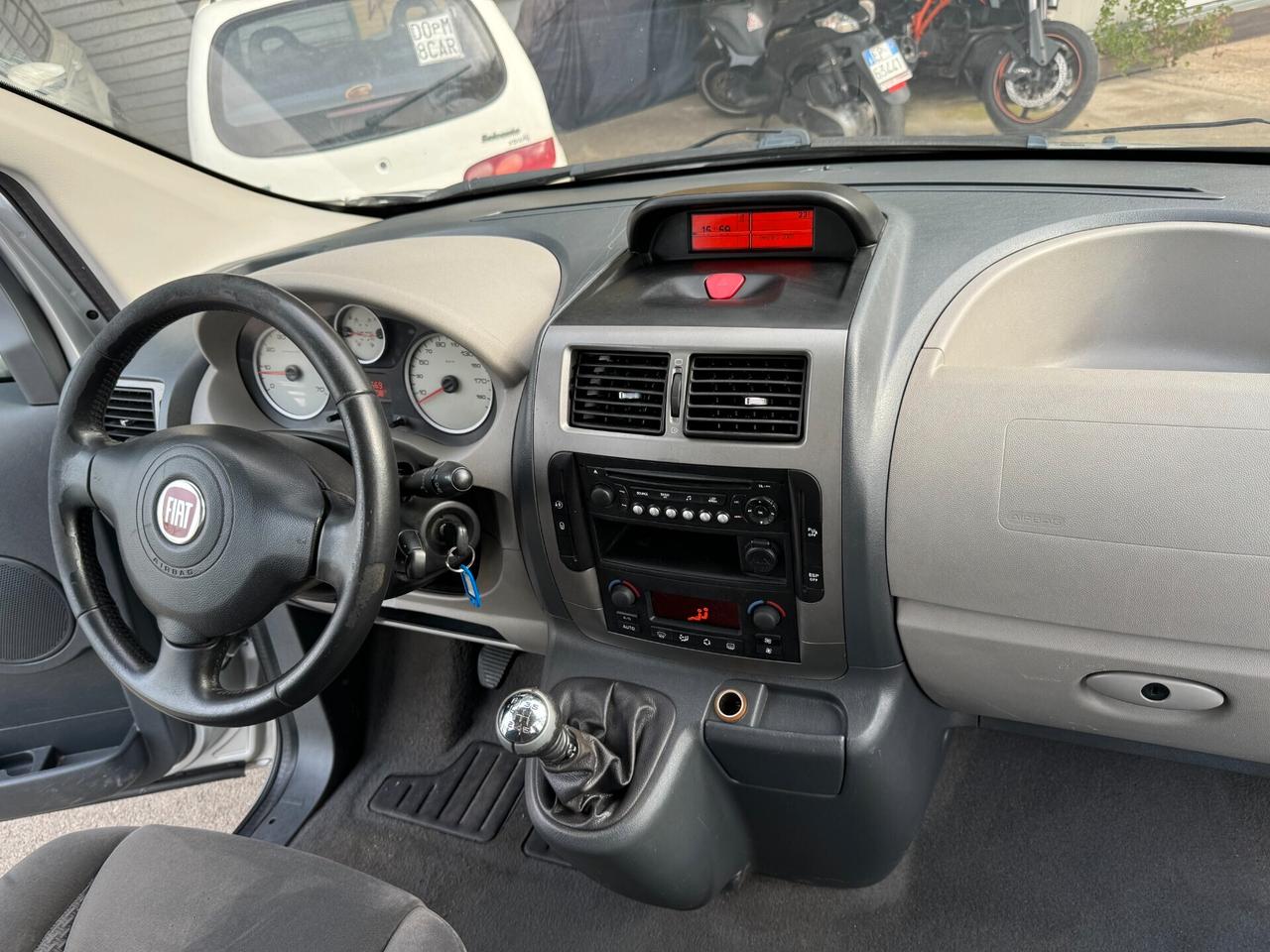 Fiat Scudo Panorama 5 posti autocarro o 9 posti autovettura (motore nuovo)
