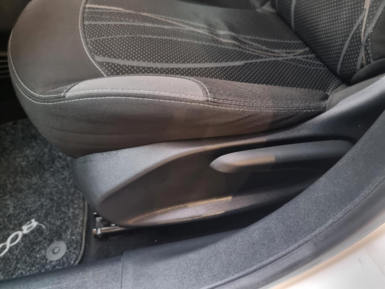 Peugeot 208 PureTech 68 5 porte Access 1.0 BENZ