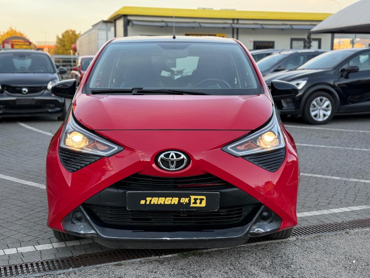 Toyota Aygo Connect 1.0 5 porte x-play + GARANTITA