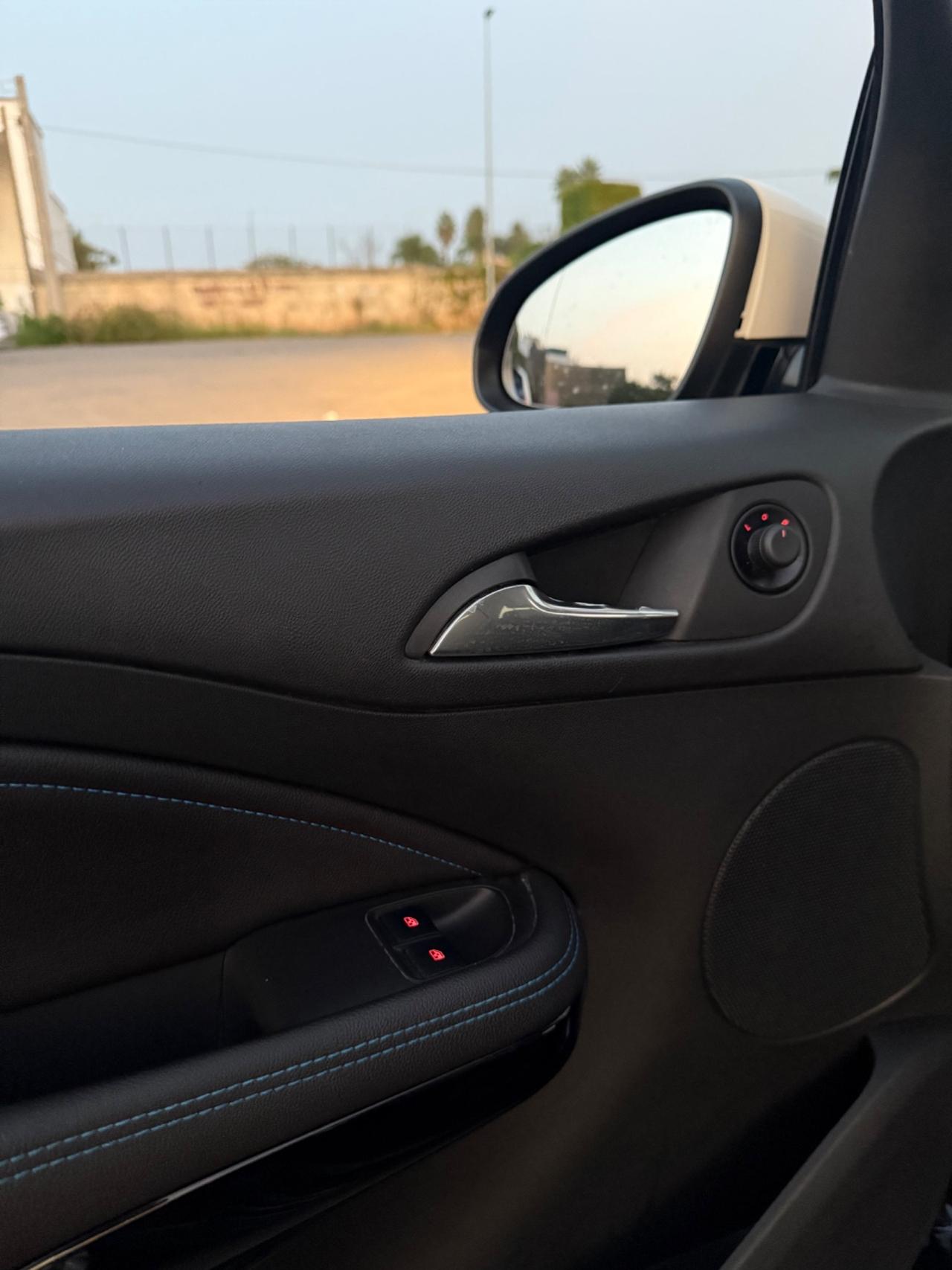 Opel Adam Rocks 1.2 70 CV Air