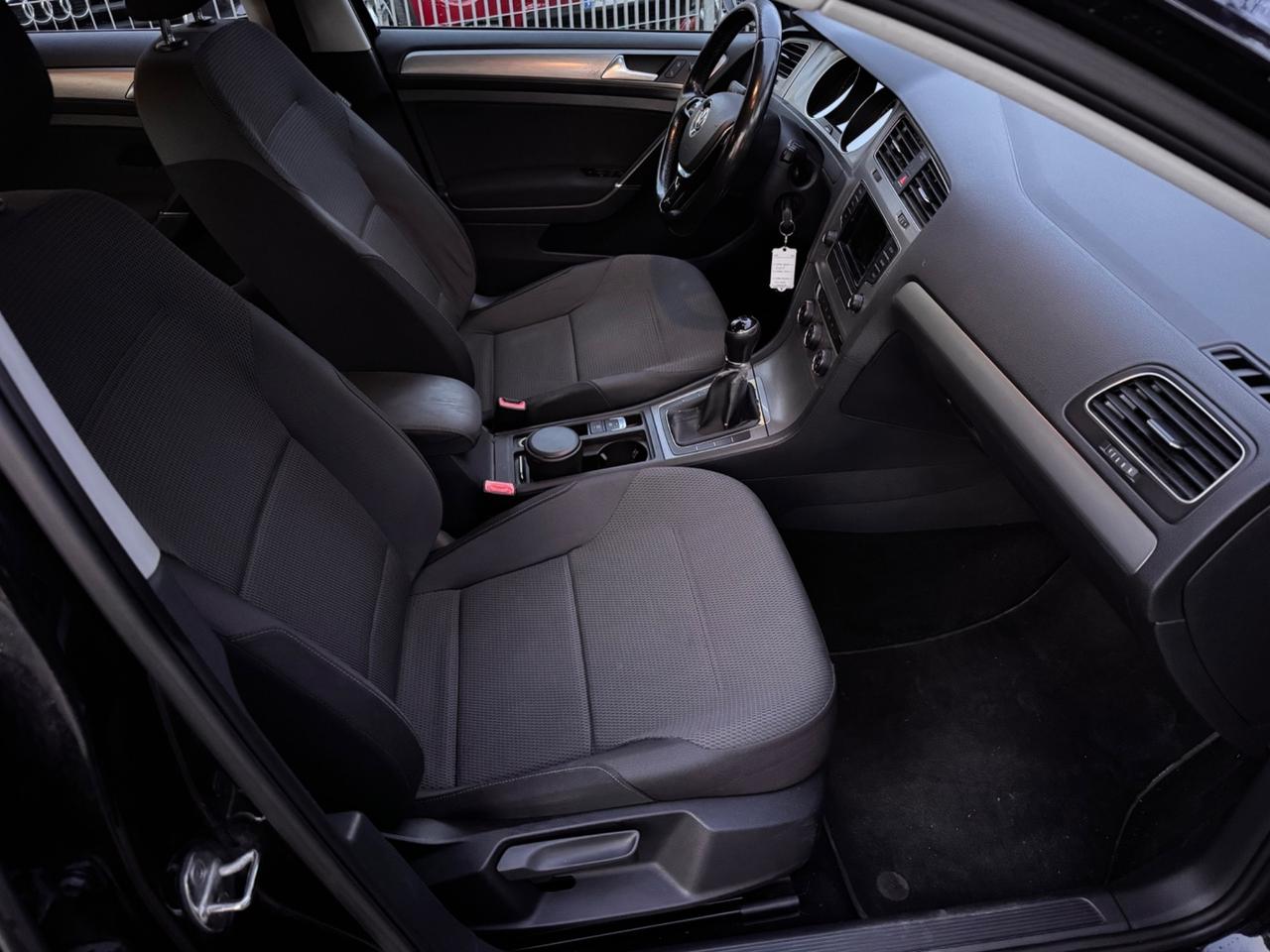 VW Golf 1.6 TDI 5p. Highline neopaten garanzia 12 mesi