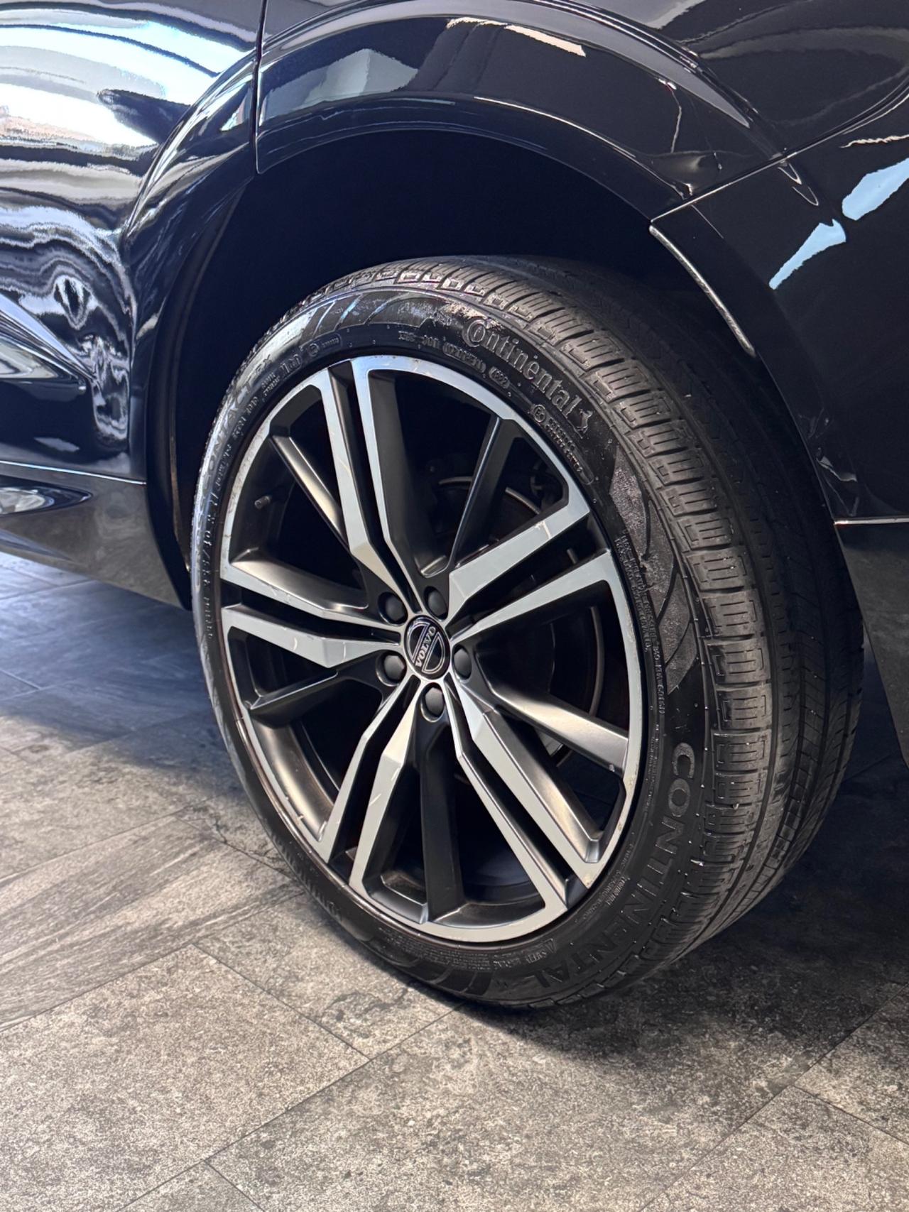 Volvo XC60 2.0 190 D4 AWD R-design IVA esposta