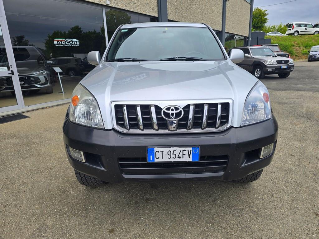 Toyota Land Cruiser 3.0 D-4D WAGON 8 POSTI