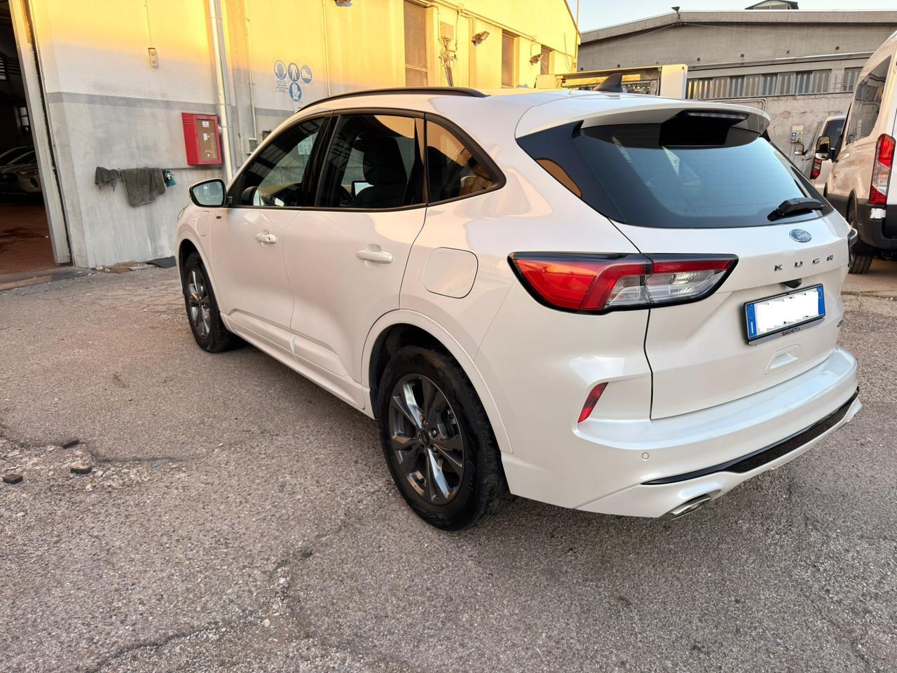 FORD Kuga 3ª serie - Kuga 2.5 Plug In Hybrid 225 CV CVT 2WD ST-Line