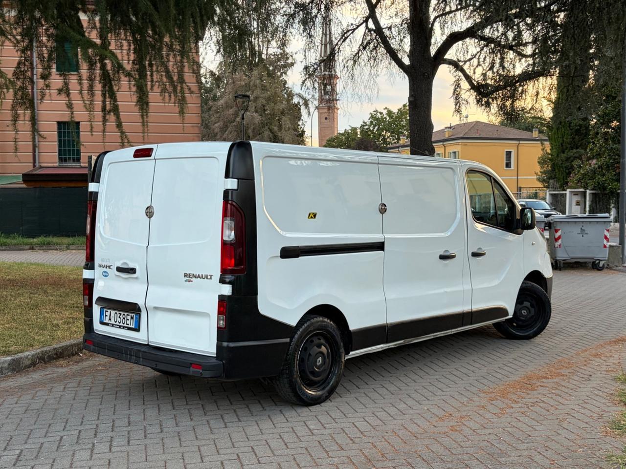 Renault Trafic 1.6 dCi furgone passo lungo