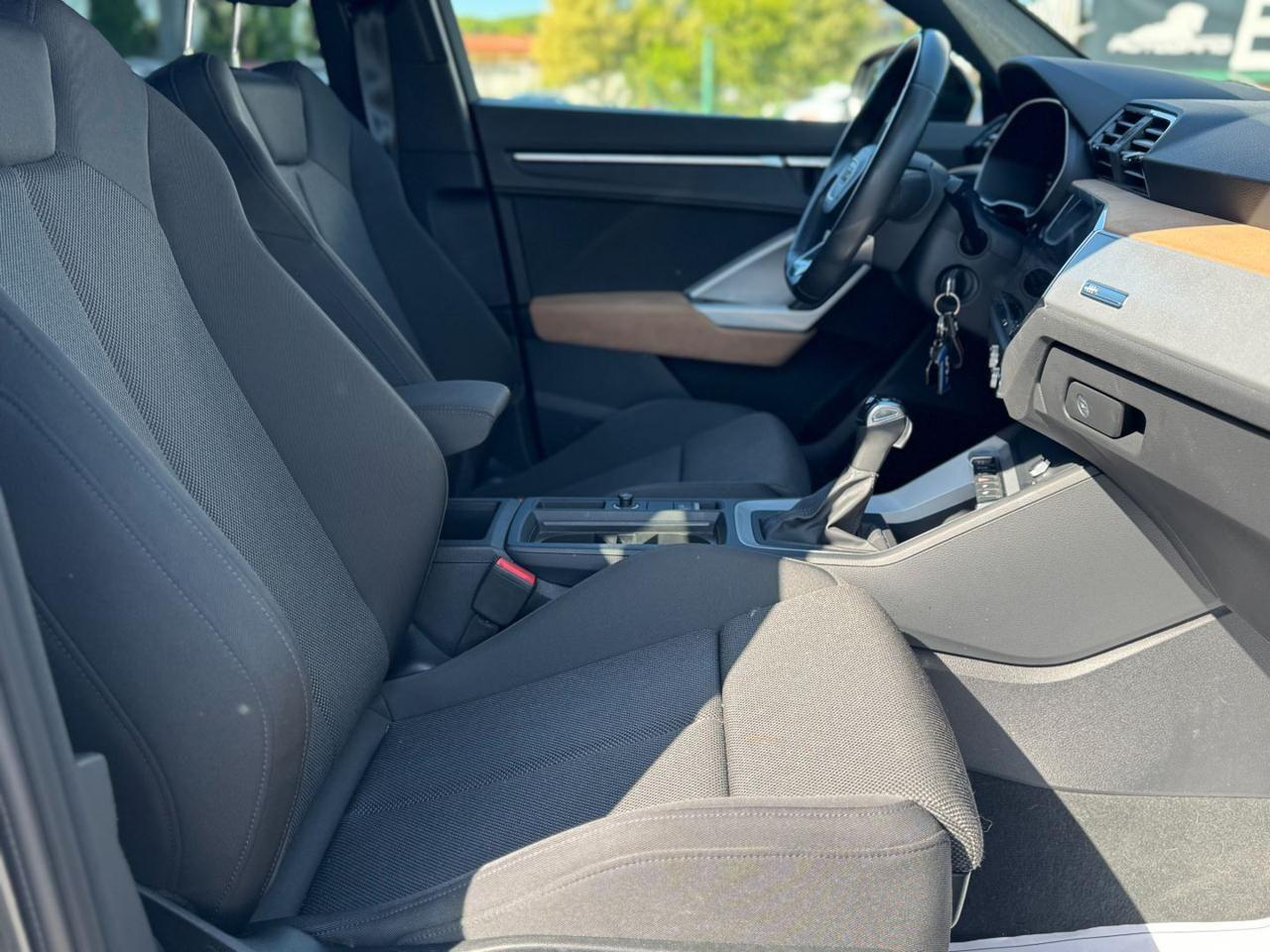 AUDI Q3 SPB 35 TFSI Identity Black 150CV S line