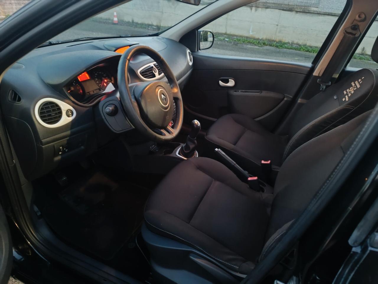 Renault Clio 1.2 16V 5 porte 12 SOLO 139.000 KM