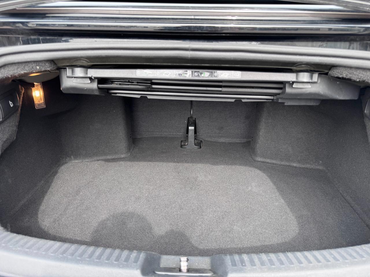 Volkswagen Maggiolino Cabrio 1.6 tdi Design 105cv UNICO PROPRIETARIO