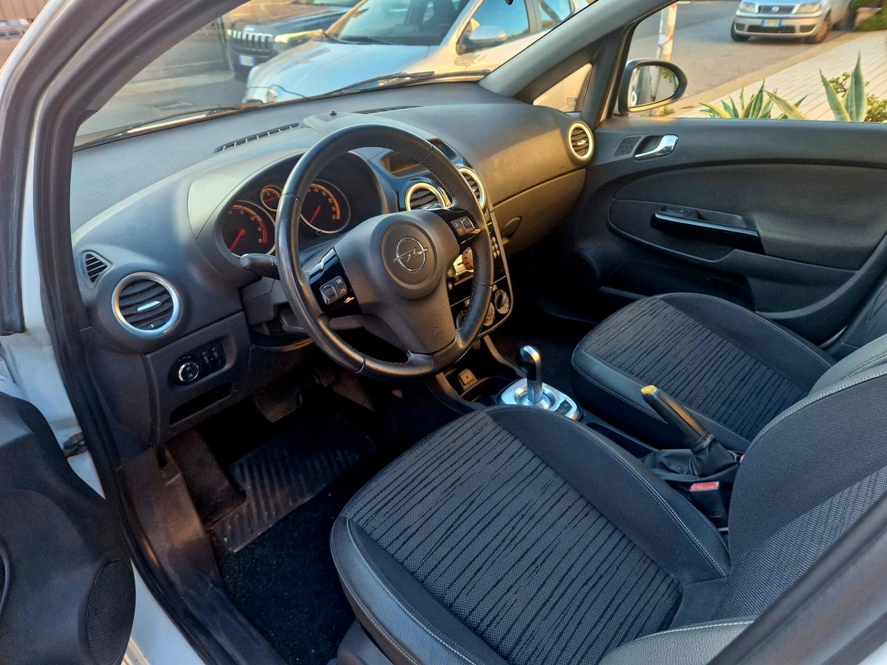 Opel Corsa 1.2 5 porte Cosmo