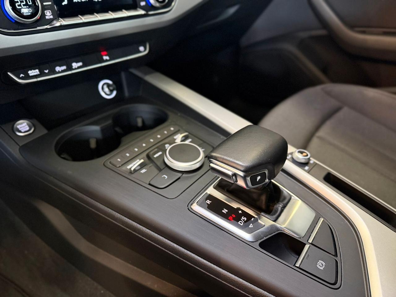 Audi A4 Avant 30 TDI S tronic Business