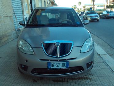 Lancia Ypsilon 1.3 MJT 75 CV Platino