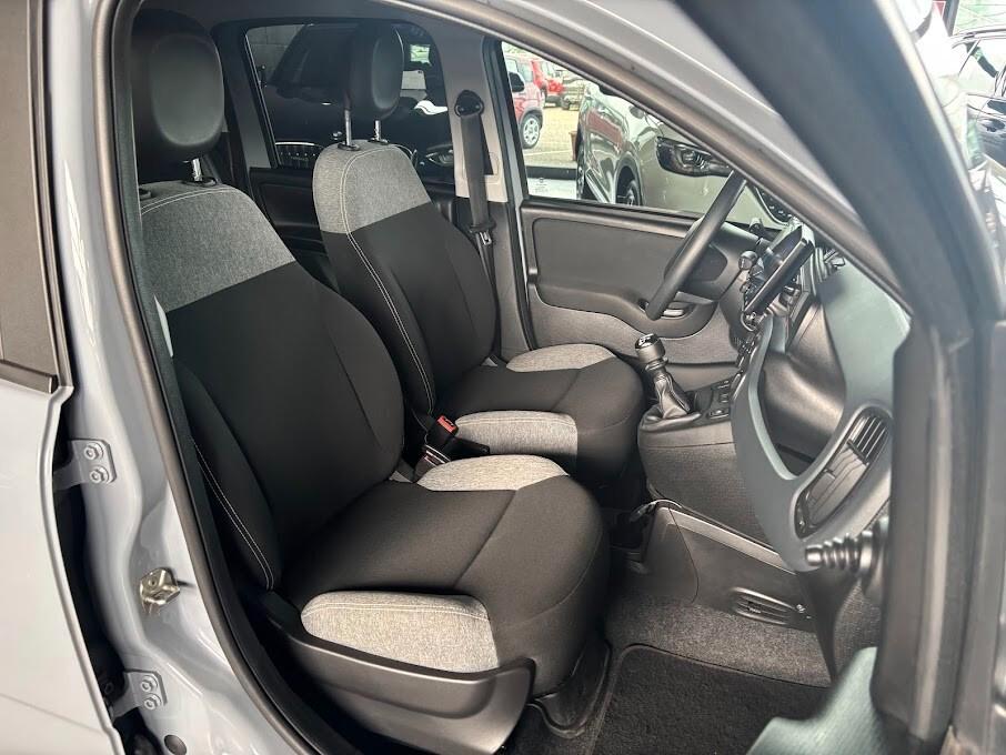 Fiat Panda 1.0 Hybrid 38.000km NEOPATENTATI + APPLE CARPLAY