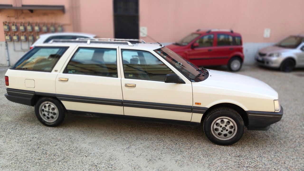 Renault R 21 Nevada 1.7 GTS e Gancio traino