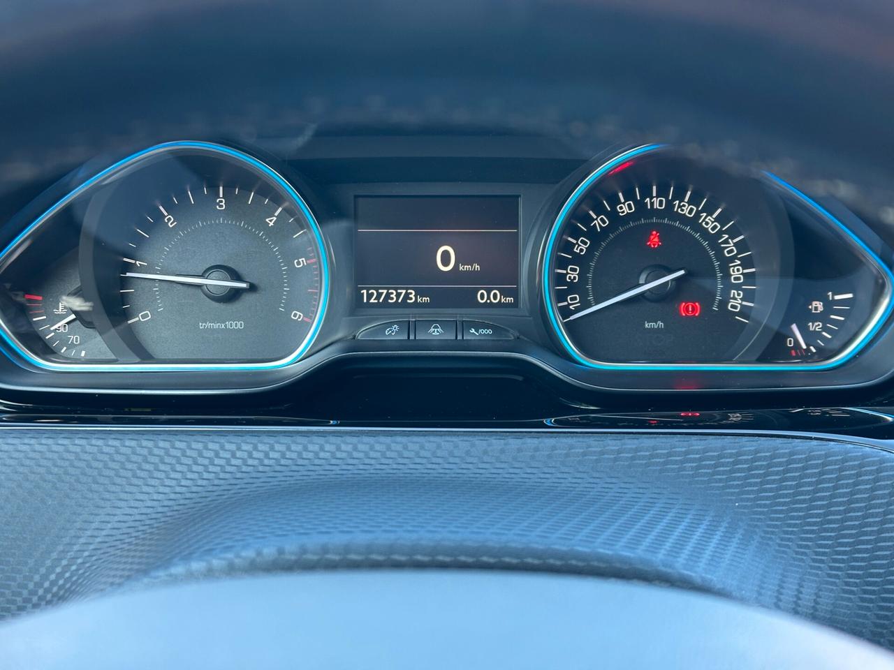 PEUGEOT 2008 BlueHDi 120 S&S Allure