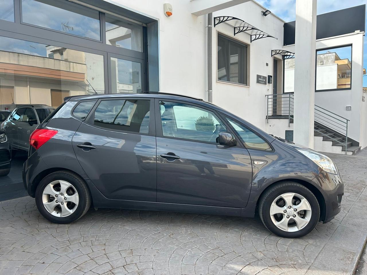 Kia Venga 1.4 CRDi 90Cv COOL TETTO Km111.000-2012