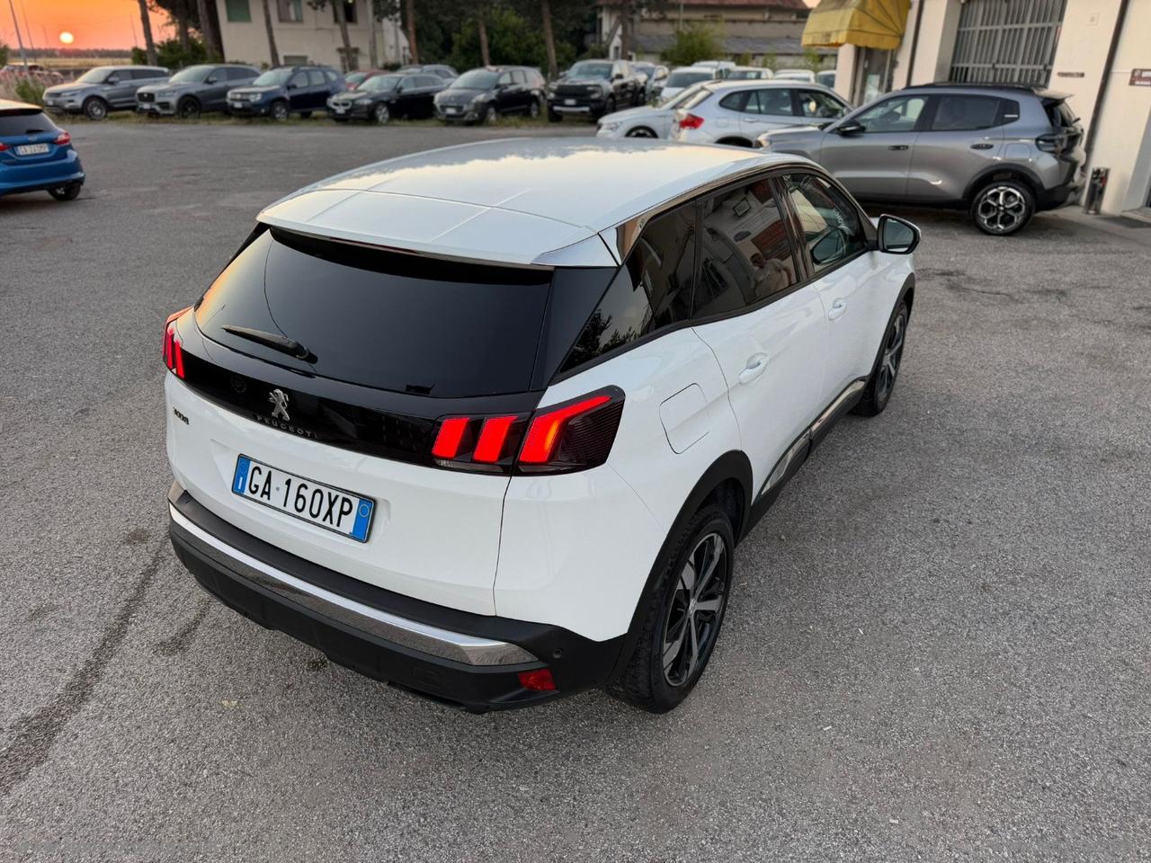 PEUGEOT 3008 BlueHDi 130 S&S EAT8 Allure
