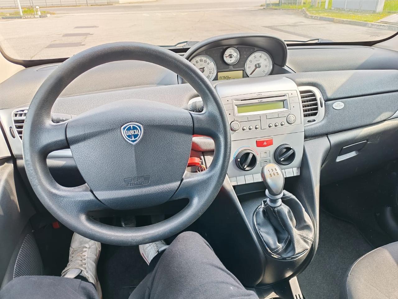 Lancia Ypsilon 1.2 69 CV 5 porte S&S Silver