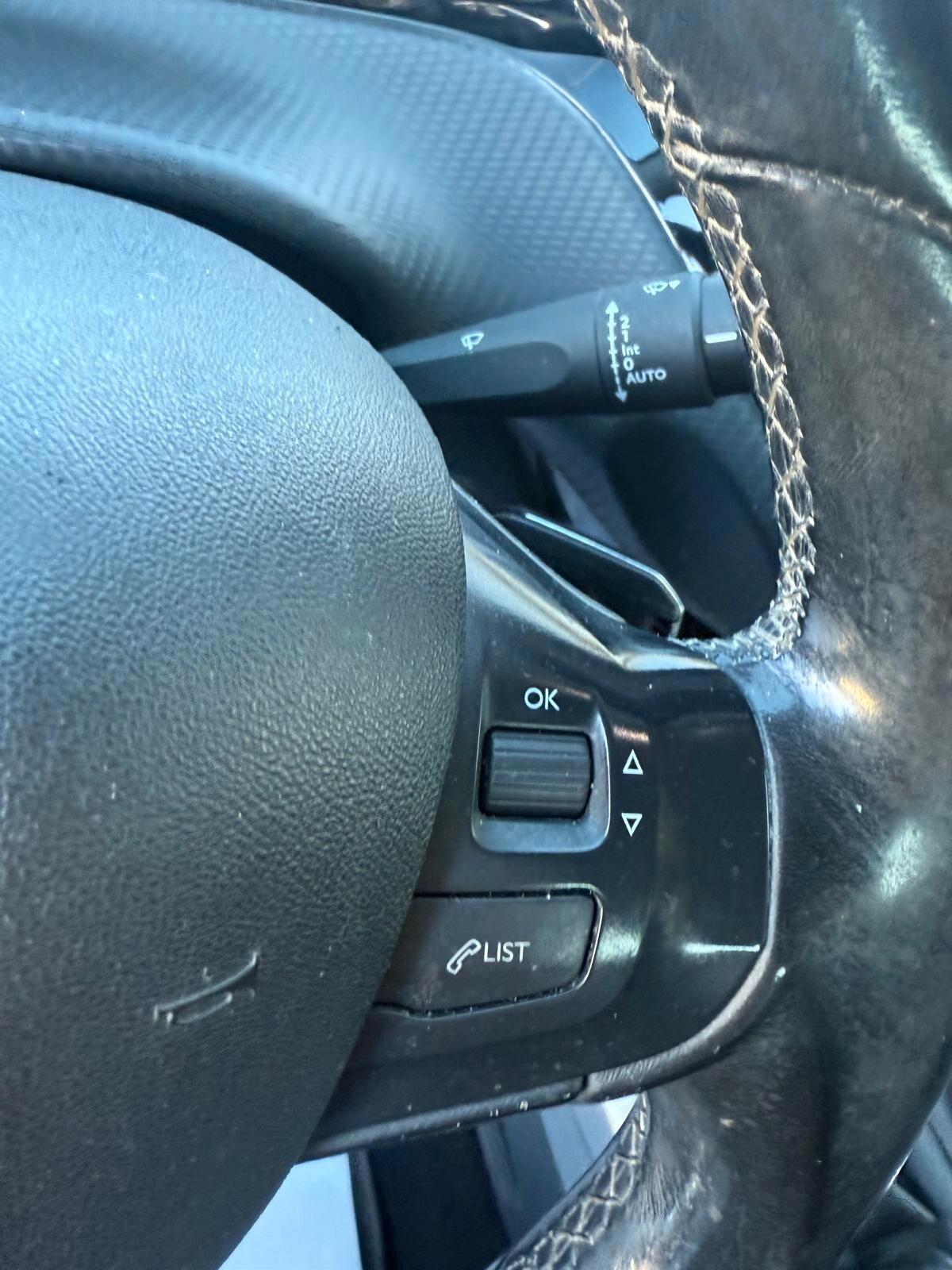 Peugeot 2008 PureTech 82 Allure + GPL - OK NEOPATENTATI