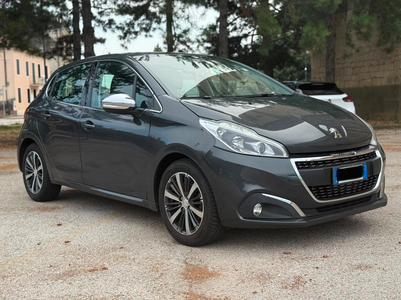 Peugeot 208 PureTech 82 5 porte Allure