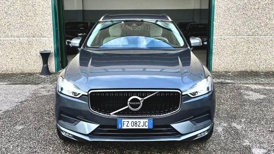 Volvo XC 60 XC60 B4 (d) AWD Geartronic Momentum PELLE